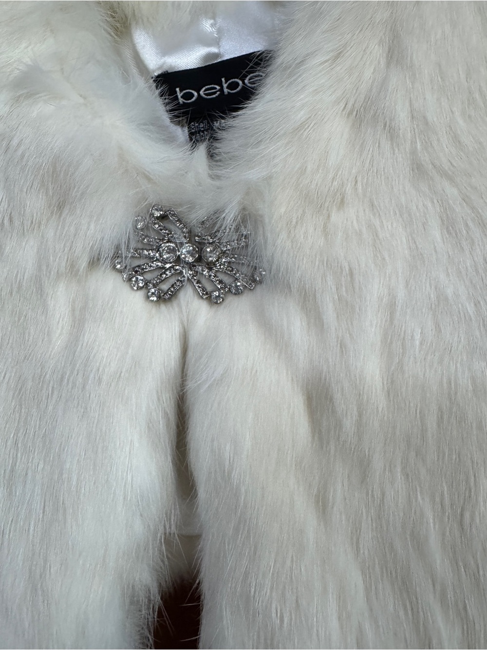 Y2K bebe Genuine Rabbit Fur Capelet Shrug with Rhinestone Clasp Sz S - Picture 4 of 10